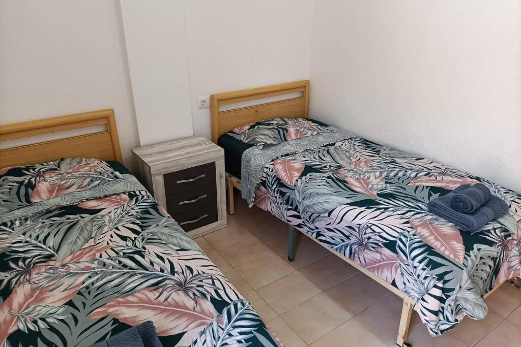 2 Bedroom Townhouse In Beautiful Gated Complex Μπένιντορμ Εξωτερικό φωτογραφία