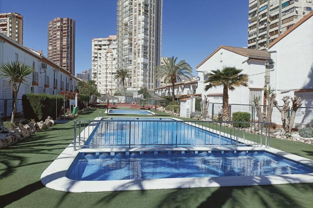 2 Bedroom Townhouse In Beautiful Gated Complex Μπένιντορμ Εξωτερικό φωτογραφία